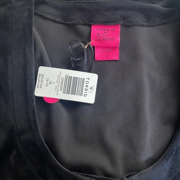 TORRID NWT BETSEY JOHNSON BLACK VELVET PUFF SLEEVE CORSET TOP - Picture 7 of 7